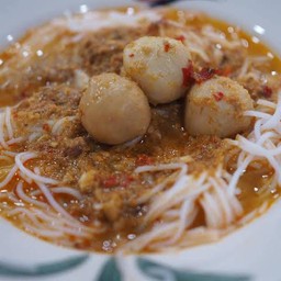 ขนมจีน น้ำยาป่าลูกชิ้น