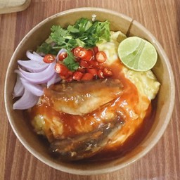 ข้าวไข่ข้นปลากระป๋อง