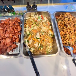 กับข้าว 2 อย่าง จะใส่เป็นกล่องราดข้าว ค่ะ