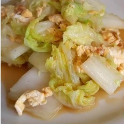 ผัดผักกาดขาวหมูชิ้นราดข้าว