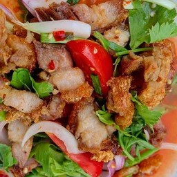 ยำหมูกรอบ
