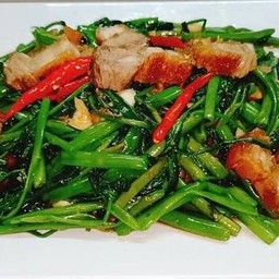 ผักบุ้งหมูกรอบ