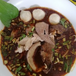 เตี๋ยวเรือหมูพ่นพริกฅนเมือง