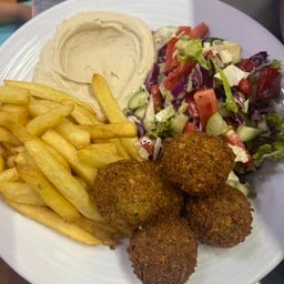 Falafel, hummus,chip, salad