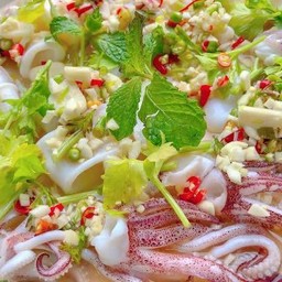 ปลาหมึกนึ่งมะนาว