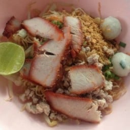 บะหมี่ ข้าวหมูแดง หมูกรอบ บางบอน 3 เซ่เว่นตลาดเพชรสยาม3