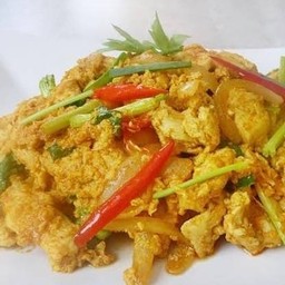ข้าวราดผัดผงกระหรี่ไก่
