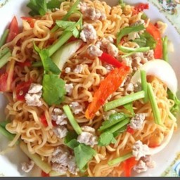 ยำมาม่า