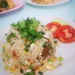 ข้าวผัดหมูกรอบ