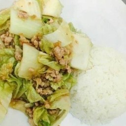 ผัดผักกาดขาวหมูสับราดข้าว