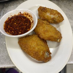 ปีกบนไก่จิ่มแจ๋ว 3 ชิ้น