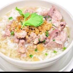 ข้าวต้มหมูชิ้นทรงเครื่อง