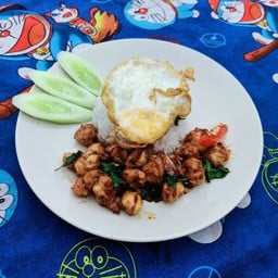 ข้าวหมูทอดกระเทียมพริกสด น้ำจิ้มแจ๋ว