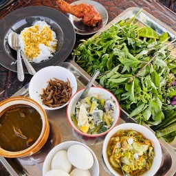 หนมจีนหน้าบ้าน