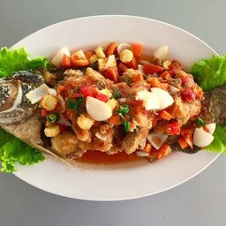 ปลากะพงราดพริกสามรส