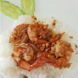 กุ้งทอดกระเทียมราดข้าว