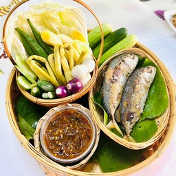 เซทน้ำพริกขี้กา+ปลาทูทอด+ผักสดผักต้ม