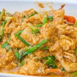 ข้าวราดผัดผงกระหรี่หมึก