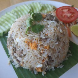 ข้าวผัดแหนมเนื้อ
