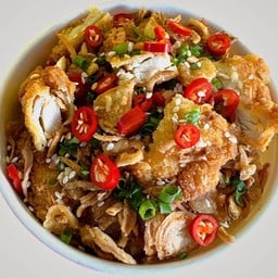 ข้่าวด้งไก่ทอดทงคัตสึหอมเจียวพริกสด