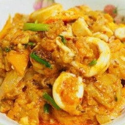 ปลาหมึกผัดไข่เค็ม