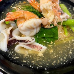เส้นหมี่ราดหน้าทะเล