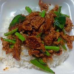 ข้าวพริกแกงเนื้อ