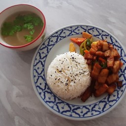 ข้าวกะเพราหมูกรอบ(เจ)