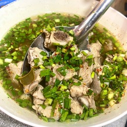 ต้มแซ่บกระดูกหมู