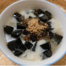เฉาก๋วยนมสด(ขนมหวาน)