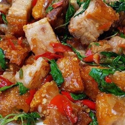 กระเพราะหมูกรอบ