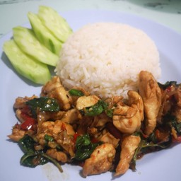 ข้าวราดผัดกระเพราไก่