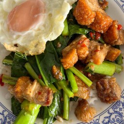 ข้าวคะน้าหมูตุ๋น