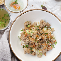 Promotion ข้าวต้มแห้งหมูบะช่อทรงเครื่อง + ไข่ออนเซ็น 1 ฟอง