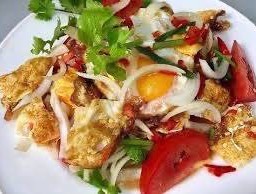 ยำไข่ดาว Fried Egg Salad