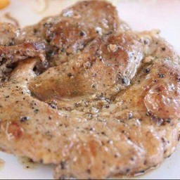 สันคอหมูนุ่มพริกไทยดำ