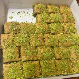 Baklava (4 pieces)