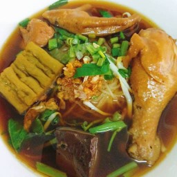 ร้านก๋วยเตี๋ยว กชพร ก๋วยเตี๋ยวไก่มะระ/น่องไก่ตุ๋น&ก๋วยเตี๋ยวเนื้อตุ๋น ตลาดนัดไทรทอง789 ตลาดนัดไทรทอง789