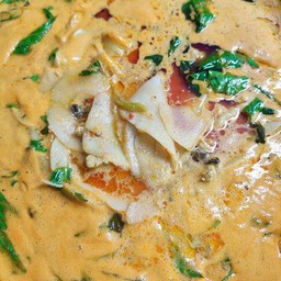 แกงคั่วหน่อไม้ดอง