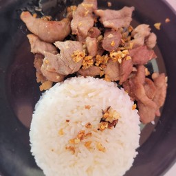 หมูทอดกระเทียม