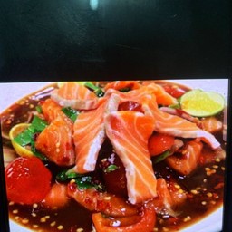 ตำแซลมอนไข่แดง