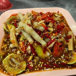 เกาเหลาตีนไก่หมูยอ