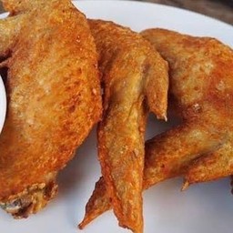 ปีกไก่ทอดน้ำปลา