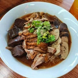 ก๋วยเตี๋ยวเป็ดพะโล้ สาขาตลาดวันโอวันมาร์เก็ต ตลาดวันโอวันมาร์เก็ต