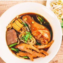 ก๋วยเตี๋ยวไก่ตุ๋นยาจีน สาขา 1