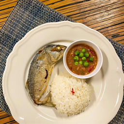 ข้าวนํ้าพริกปลาทอด