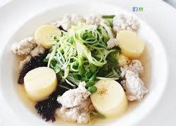 แกงจืดต้นอ่อนสาหร่ายทะเล