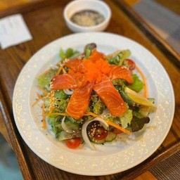 S4 สลัดแซลมอนอาโวคาโด้ไข่กุ้ง