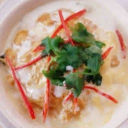 ห่อหมกหมูผัดใบโหระพา (กับขัาว)