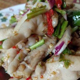 ยำตีนไก่